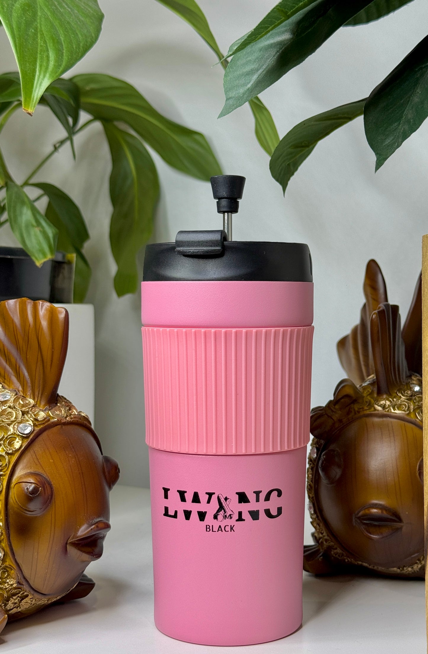 french press/plunger