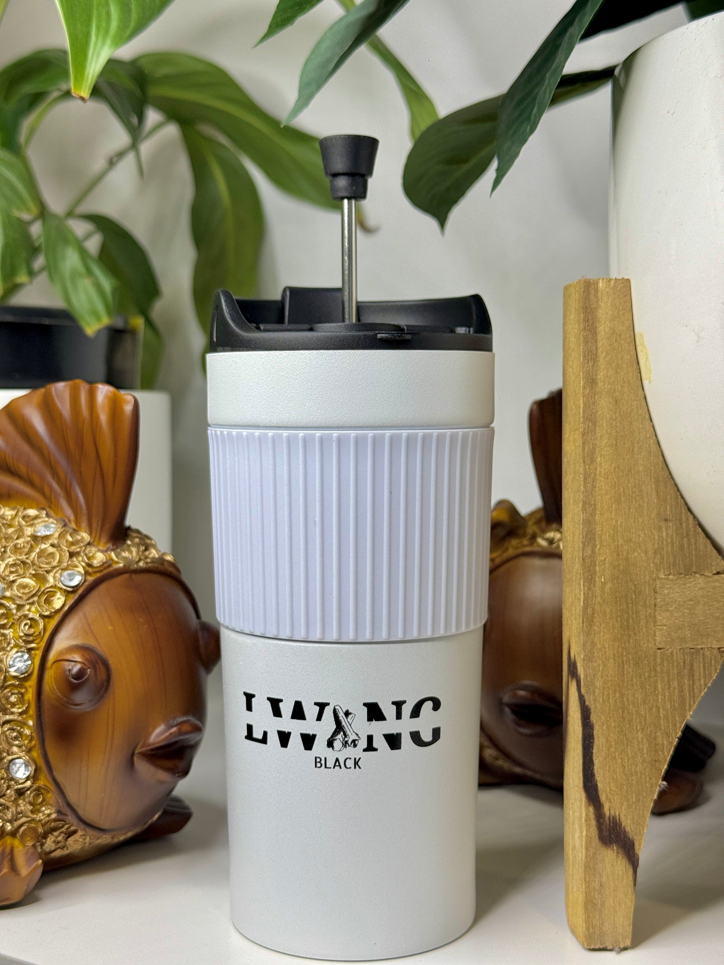 french press/plunger